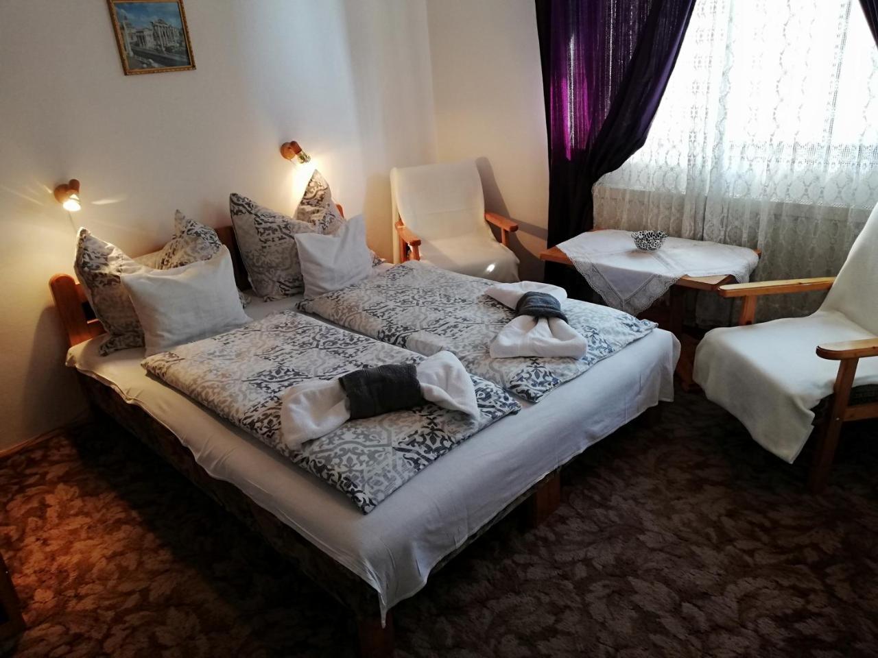 Szekely Szallas Gyula Exteriör bild