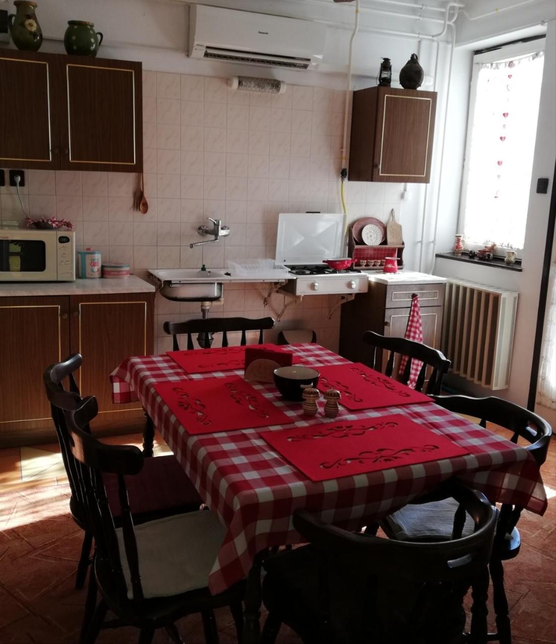 Szekely Szallas Gyula Exteriör bild